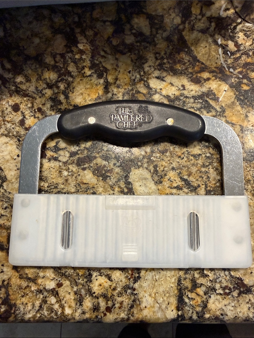 Pampered Chef Stainless Steel Crinkle Cut Garnisher with Protective Sleeve